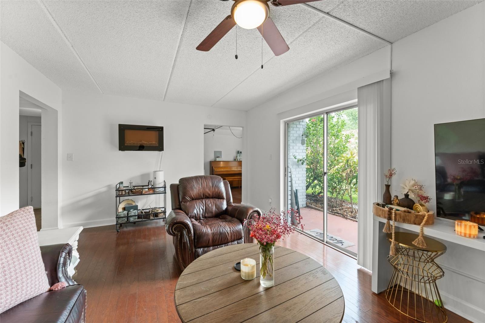 Image 7 of 27 For 225 Lewfield Circle 225