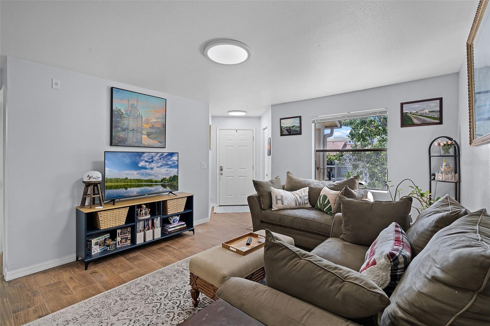 Image 5 of 34 For 3028 Parkway Boulevard 308