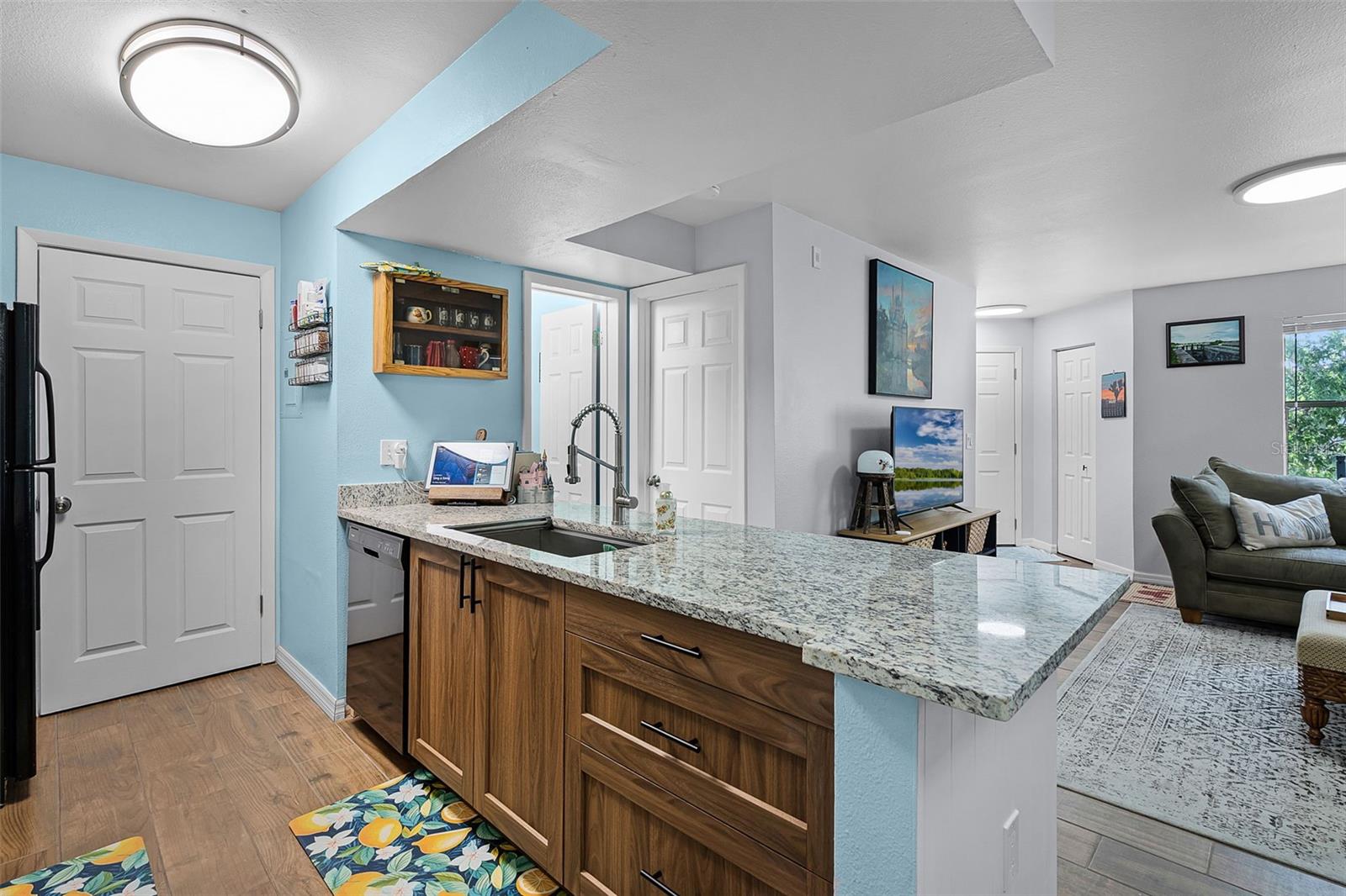 Image 9 of 34 For 3028 Parkway Boulevard 308
