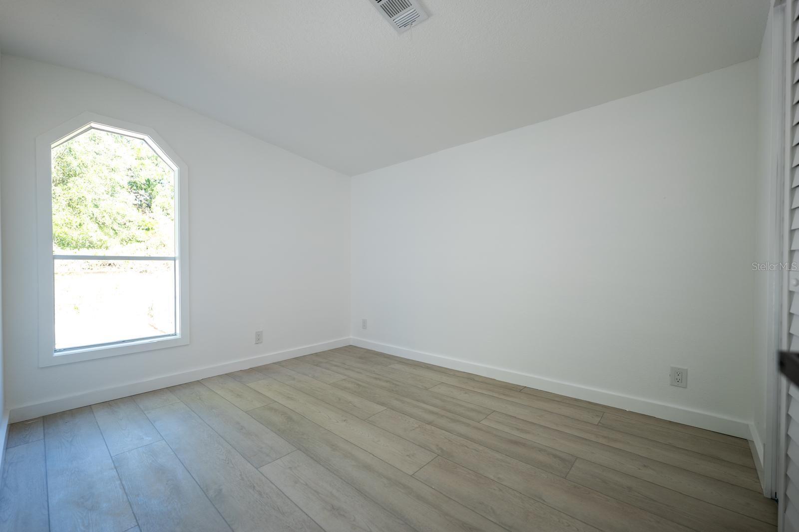 Image 20 of 25 For 5907 Sussex Court