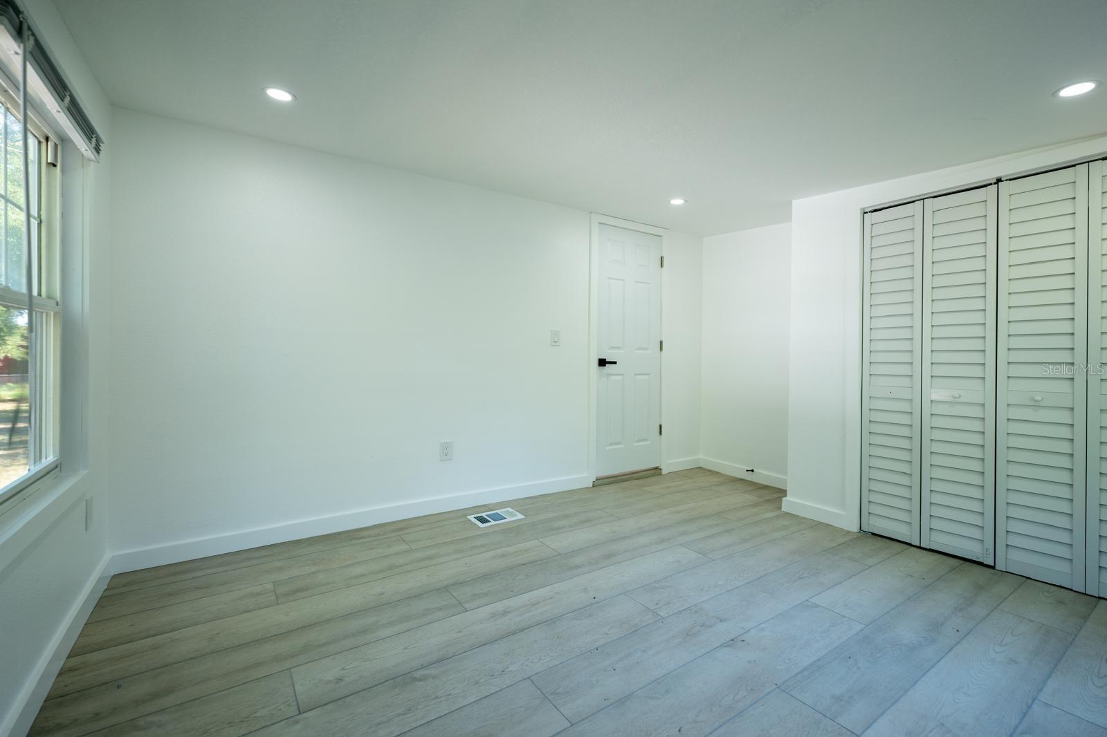 Image 23 of 25 For 5907 Sussex Court