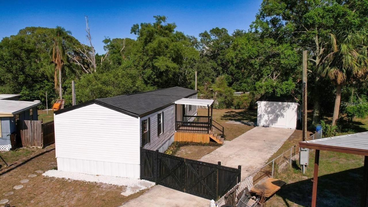 Image 5 of 25 For 5907 Sussex Court