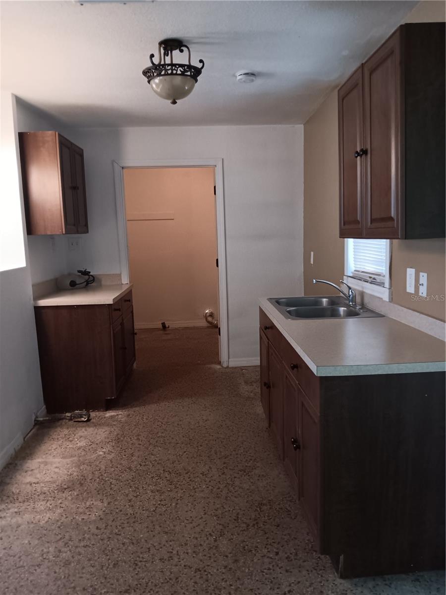 Image 5 of 13 For 2103 Mantilla Avenue