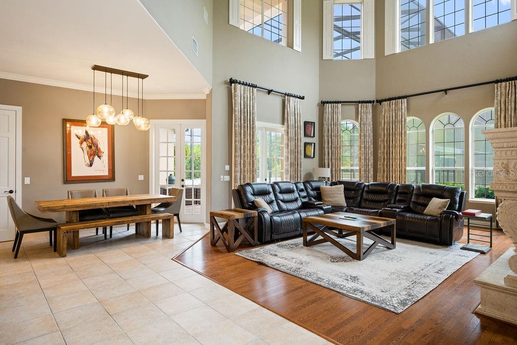 Listing photo id 9 for 2357 Alaqua Drive