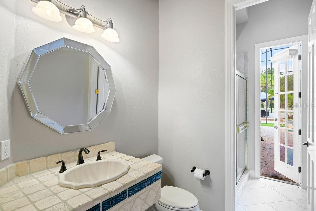 Listing photo id 14 for 2357 Alaqua Drive