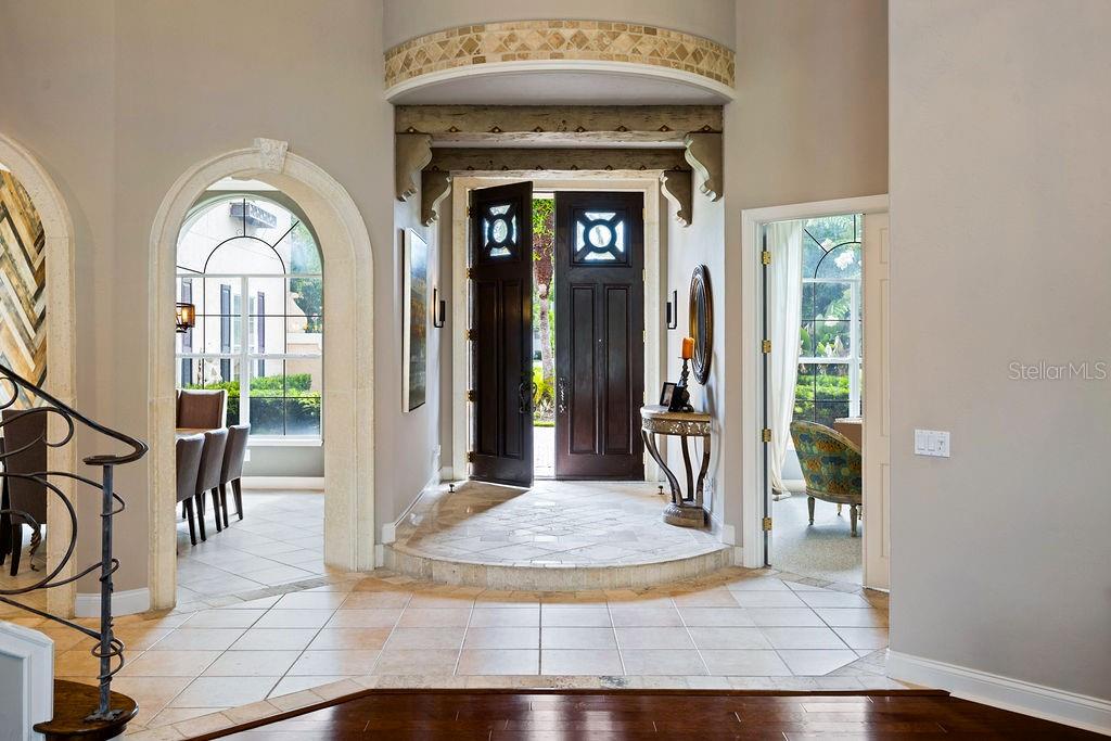 Listing photo id 0 for 2357 Alaqua Drive