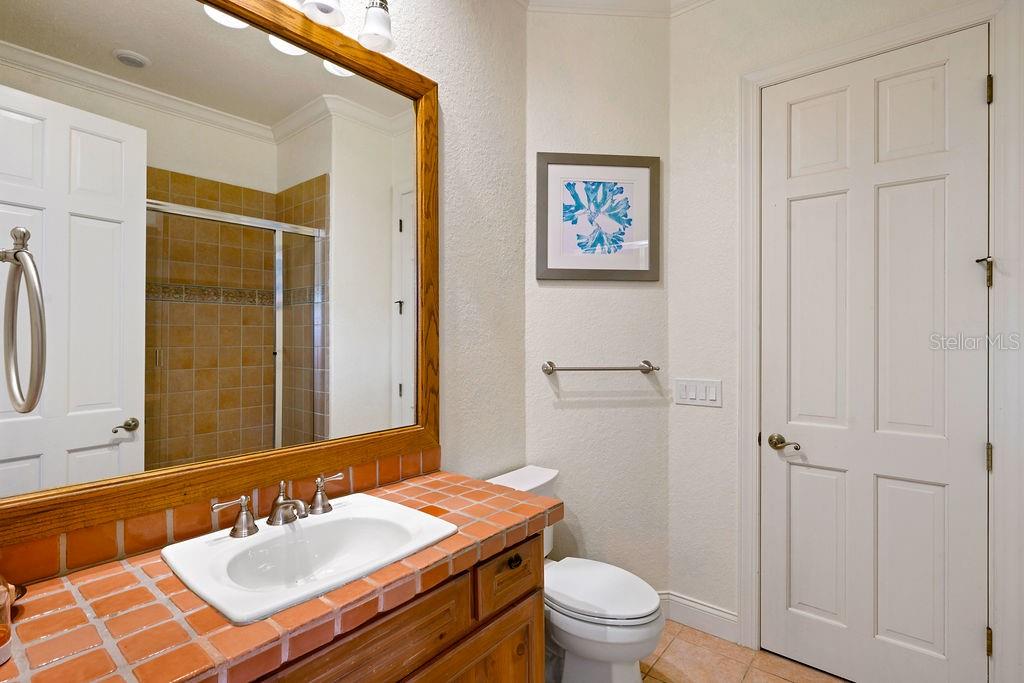 Listing photo id 23 for 2357 Alaqua Drive