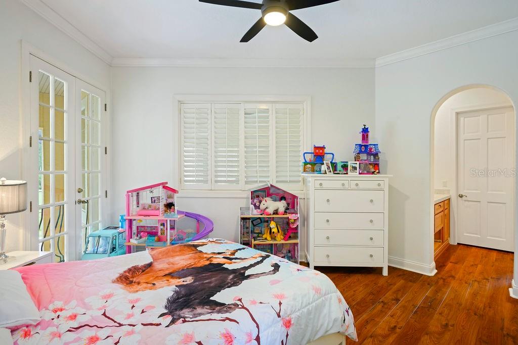 Listing photo id 24 for 2357 Alaqua Drive