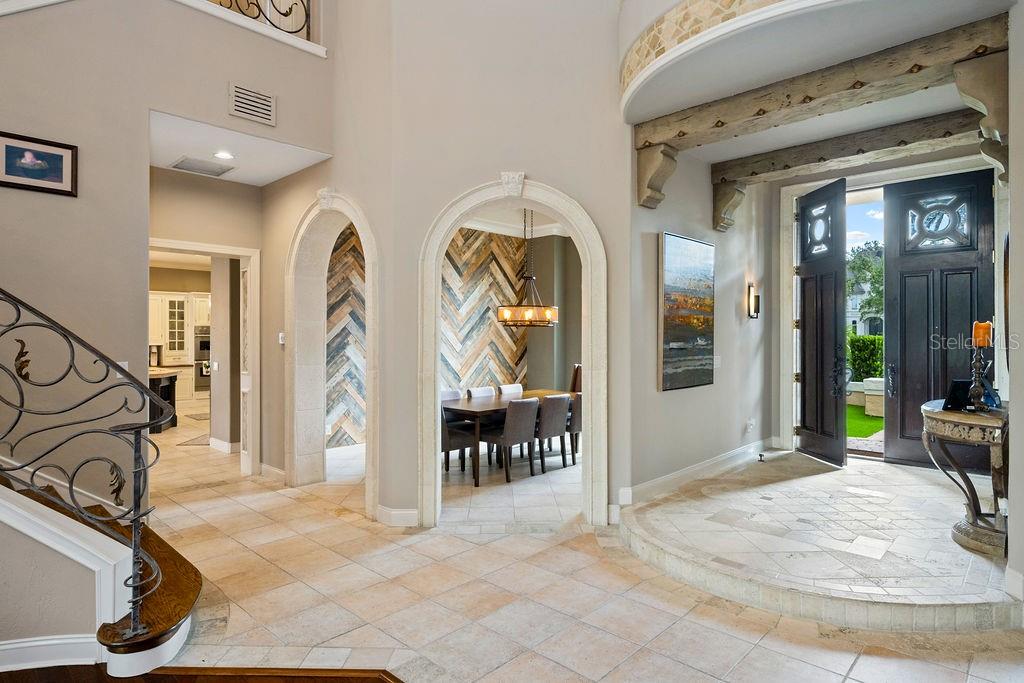 Listing photo id 1 for 2357 Alaqua Drive