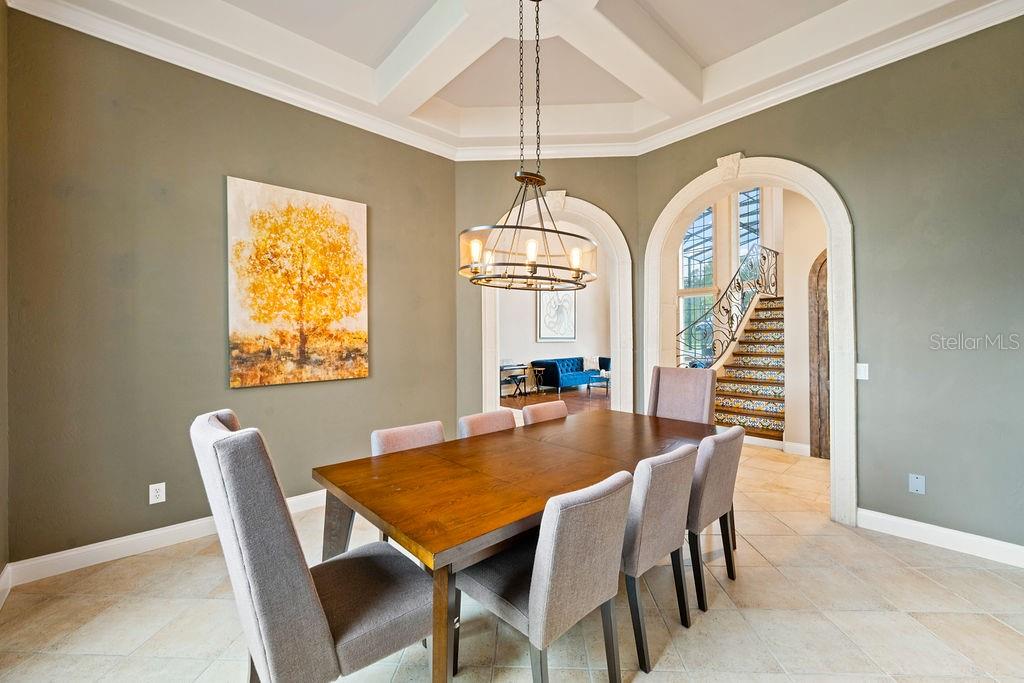 Listing photo id 2 for 2357 Alaqua Drive