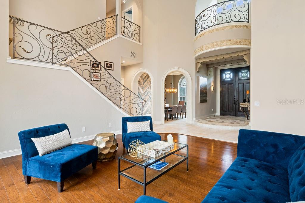 Listing photo id 4 for 2357 Alaqua Drive