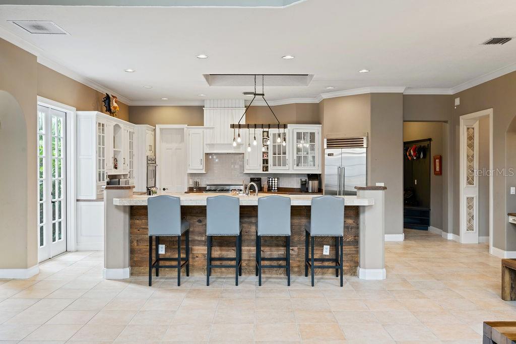 Listing photo id 5 for 2357 Alaqua Drive