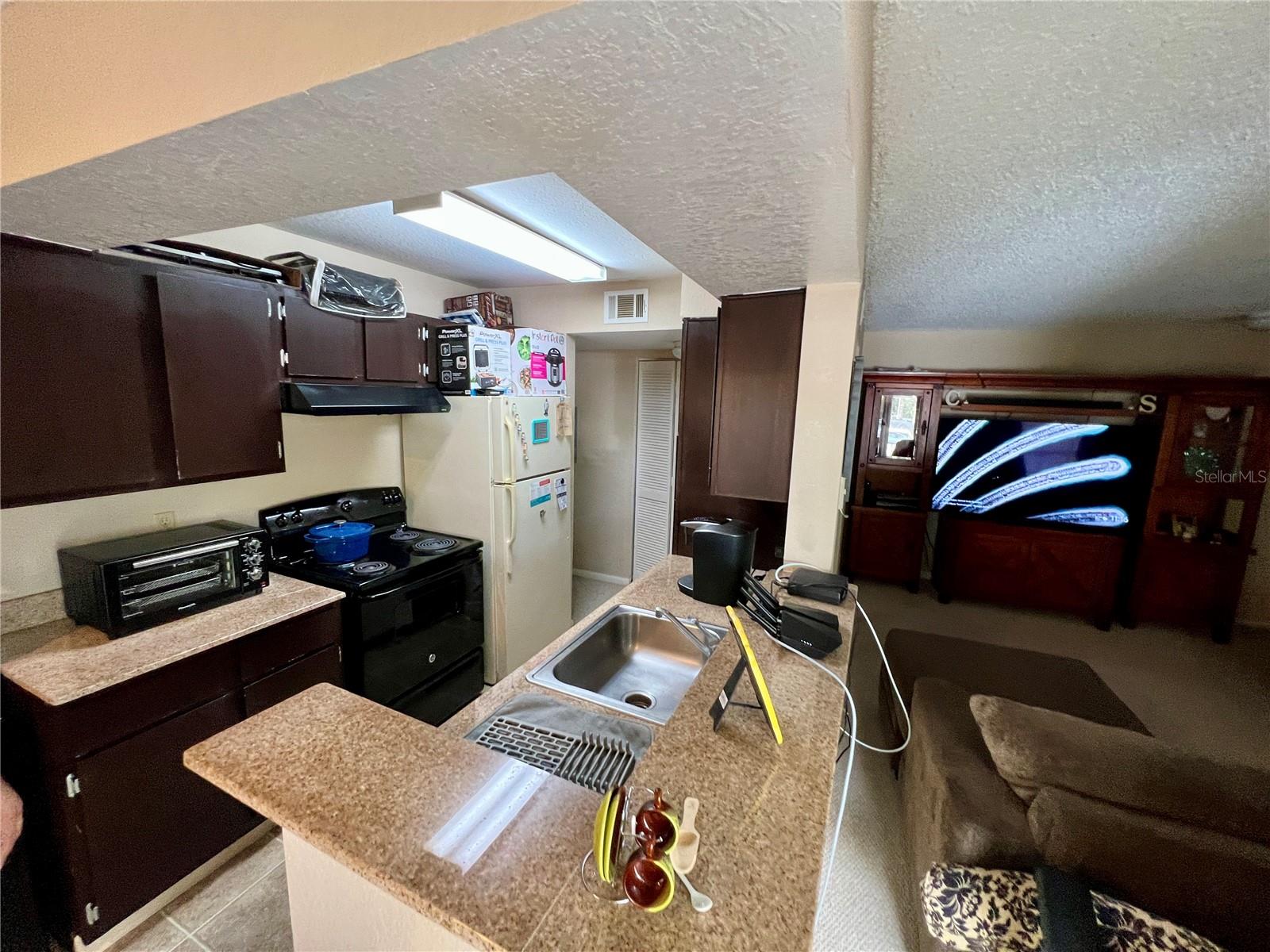 Image 7 of 24 For 11568 Westwood Boulevard 1015