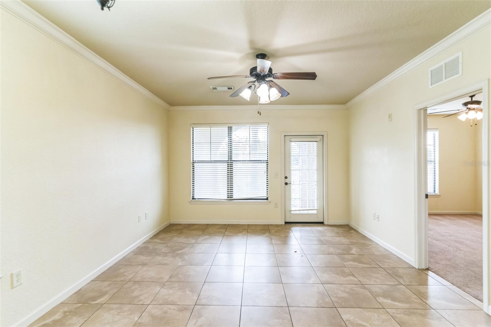 Image 13 of 30 For 909 Charo Parkway 1011