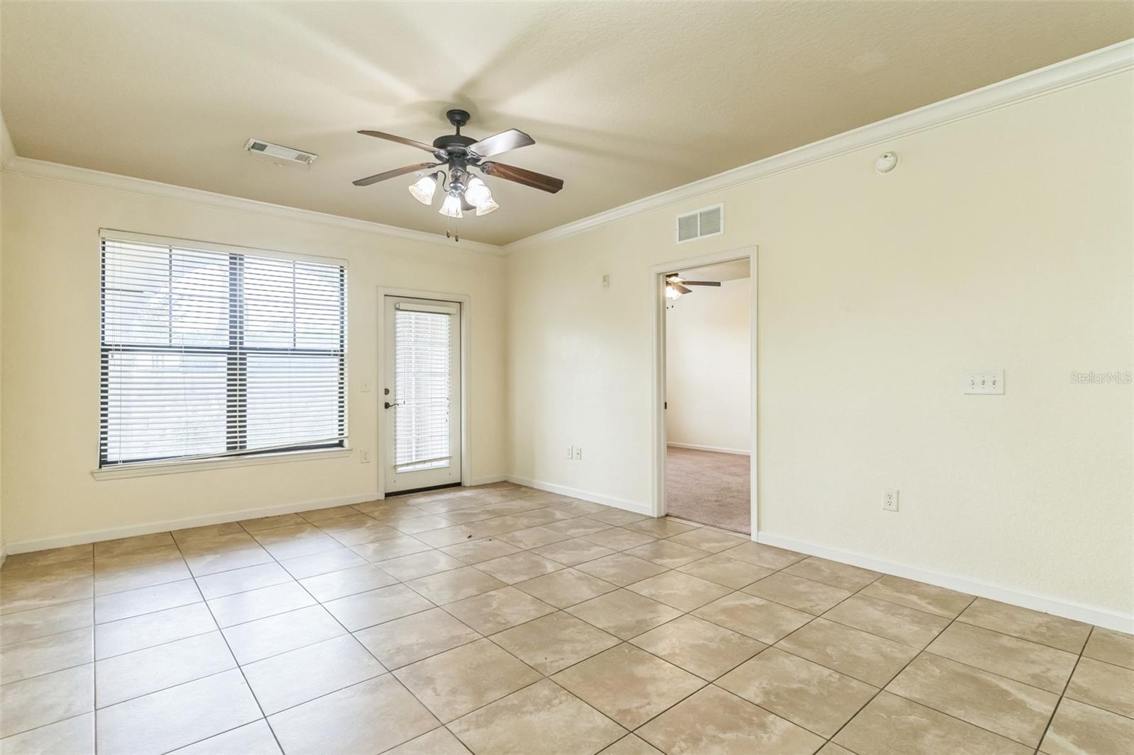 Image 14 of 30 For 909 Charo Parkway 1011