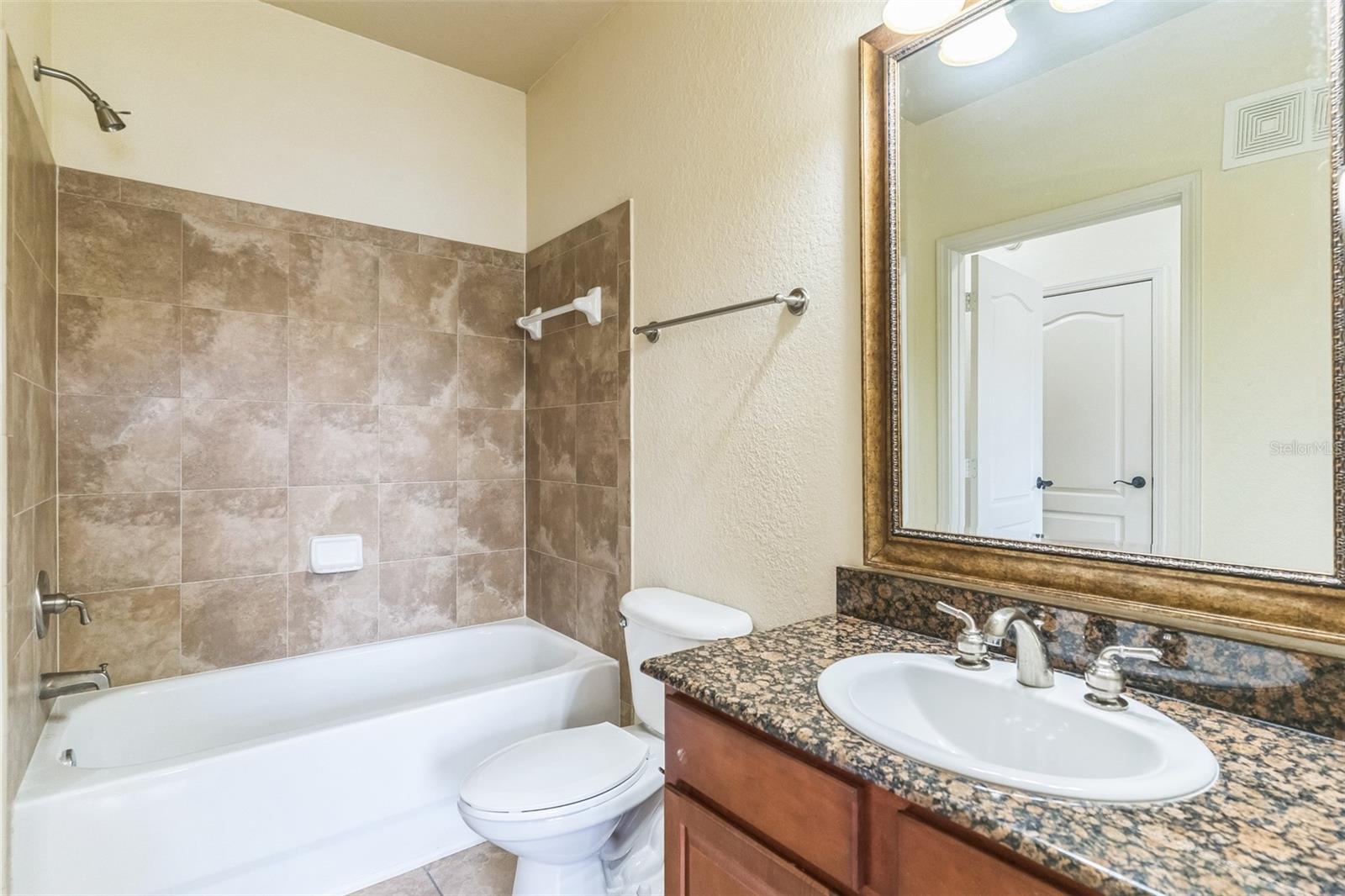 Image 20 of 30 For 909 Charo Parkway 1011