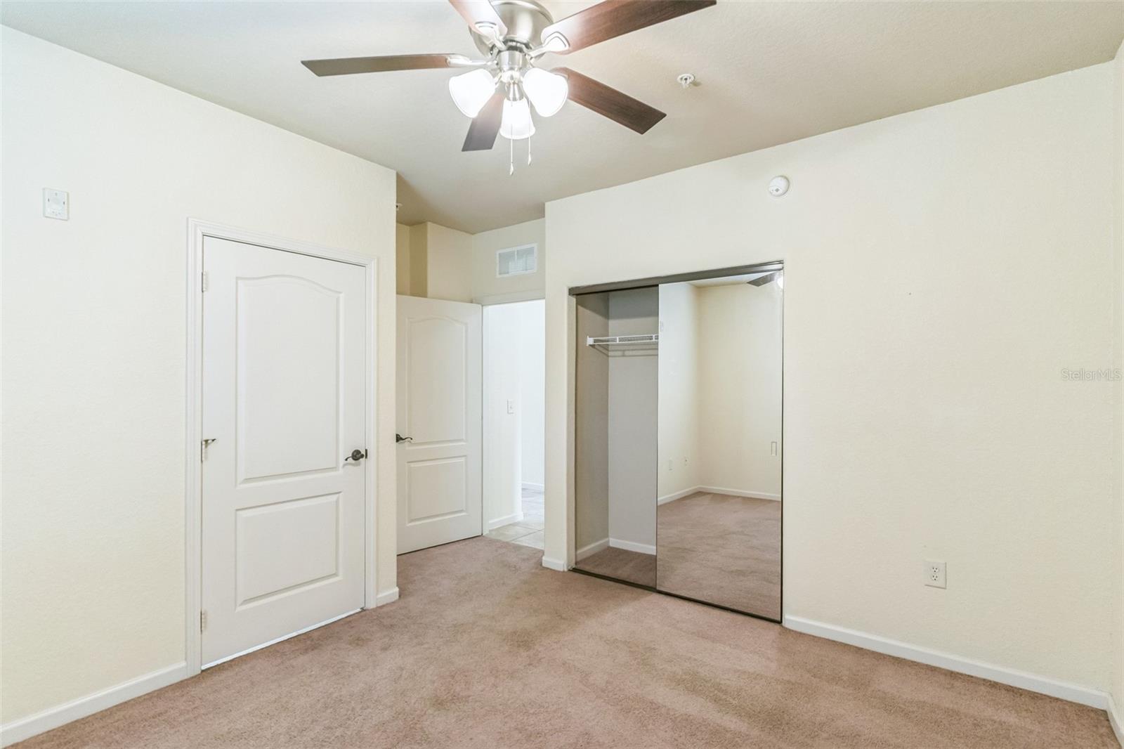 Image 24 of 30 For 909 Charo Parkway 1011