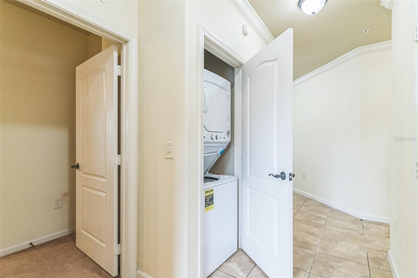 Image 25 of 30 For 909 Charo Parkway 1011