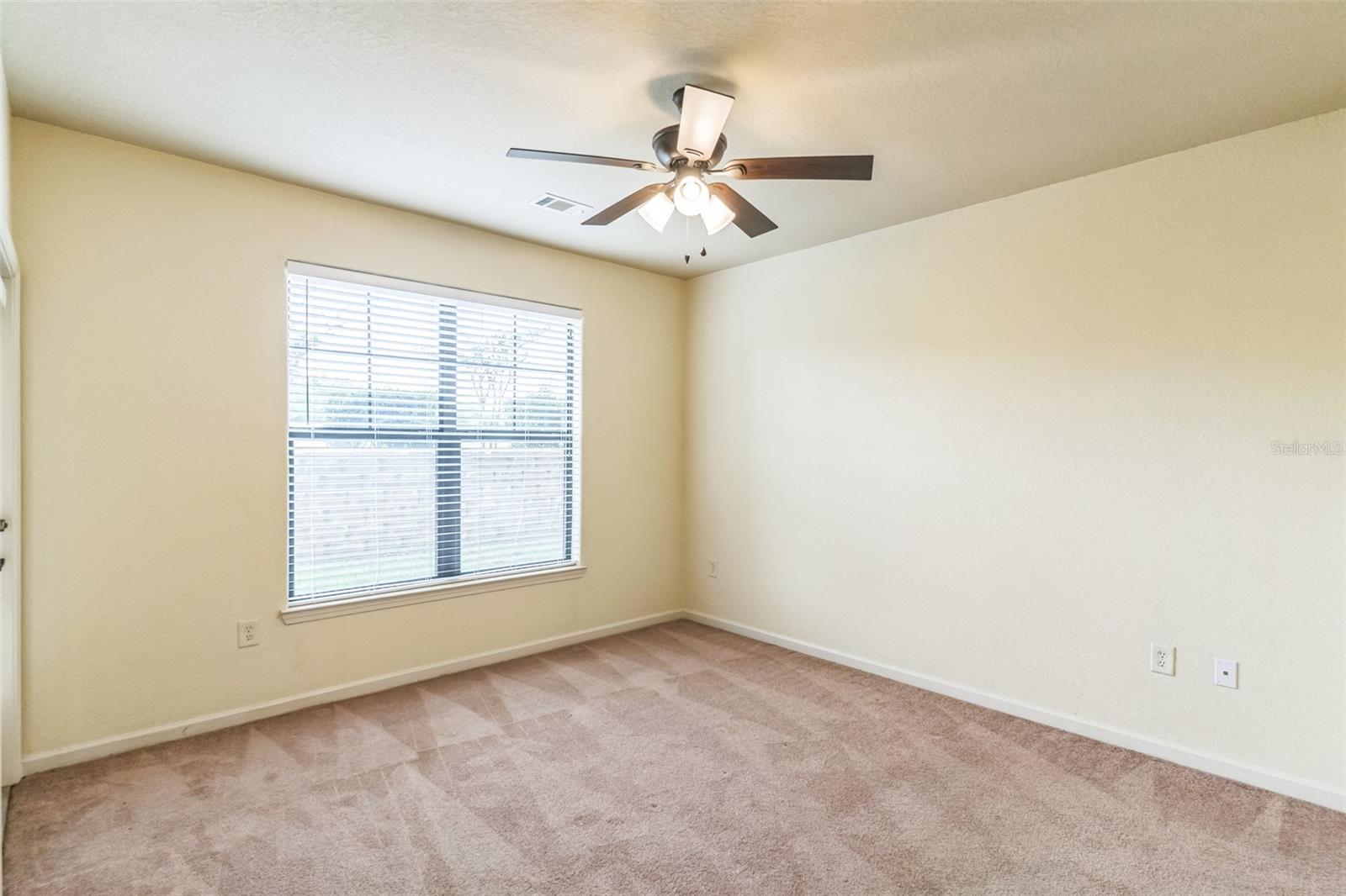 Image 26 of 30 For 909 Charo Parkway 1011
