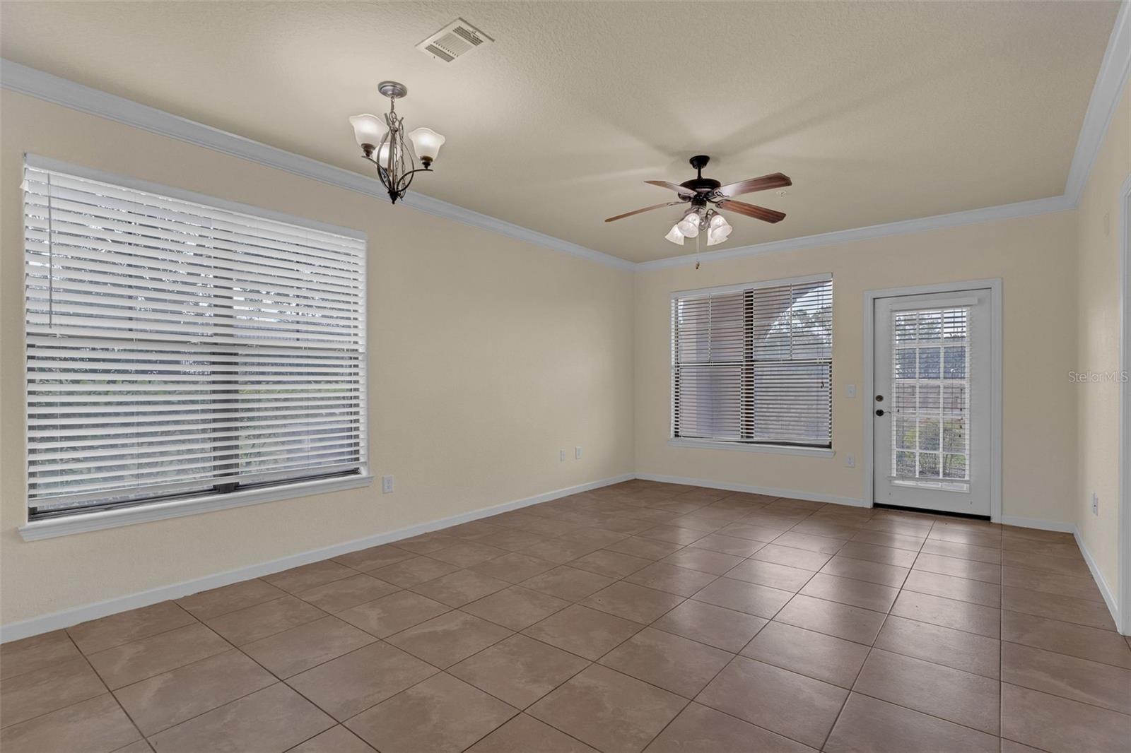 Image 28 of 30 For 909 Charo Parkway 1011