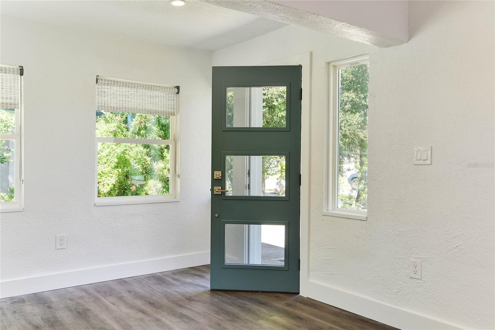 Image 4 of 32 For 648 Swoope Avenue