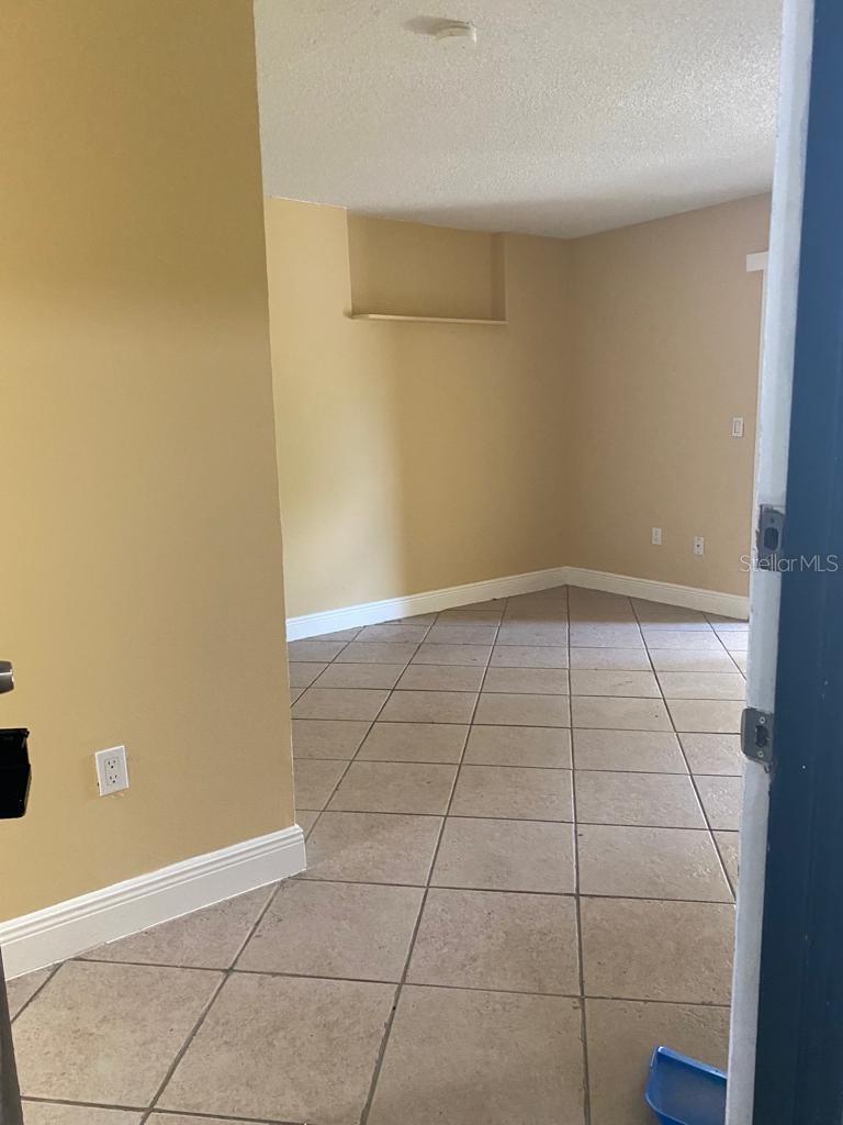 Image 3 of 11 For 958 Lake Destiny Road D