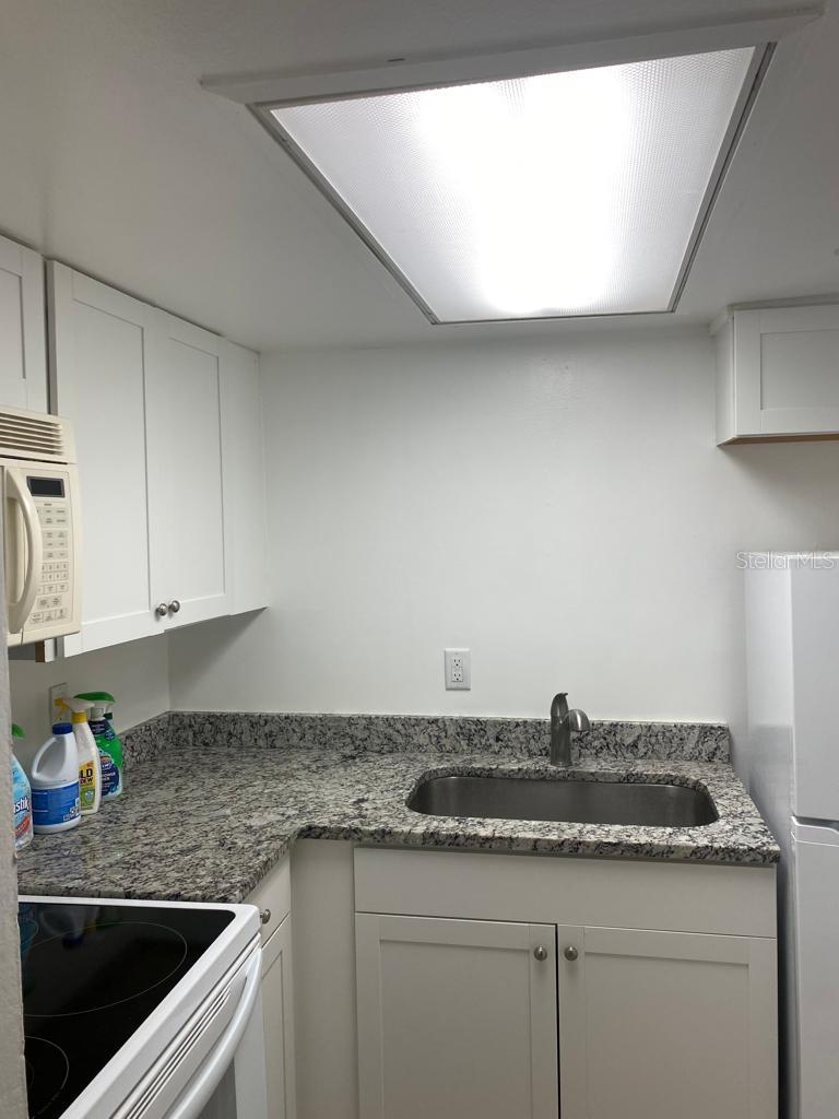 Image 7 of 11 For 958 Lake Destiny Road D