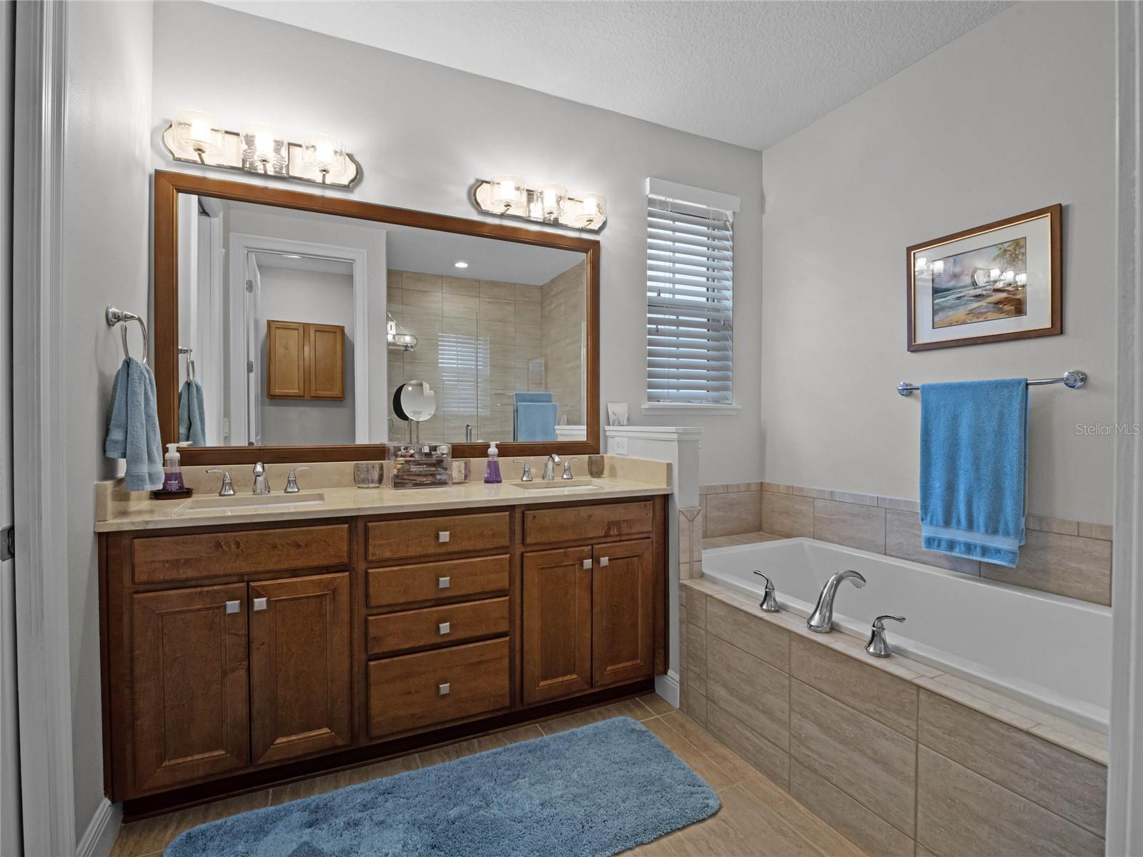 Image 24 of 44 For 8818 Bismarck Palm Drive