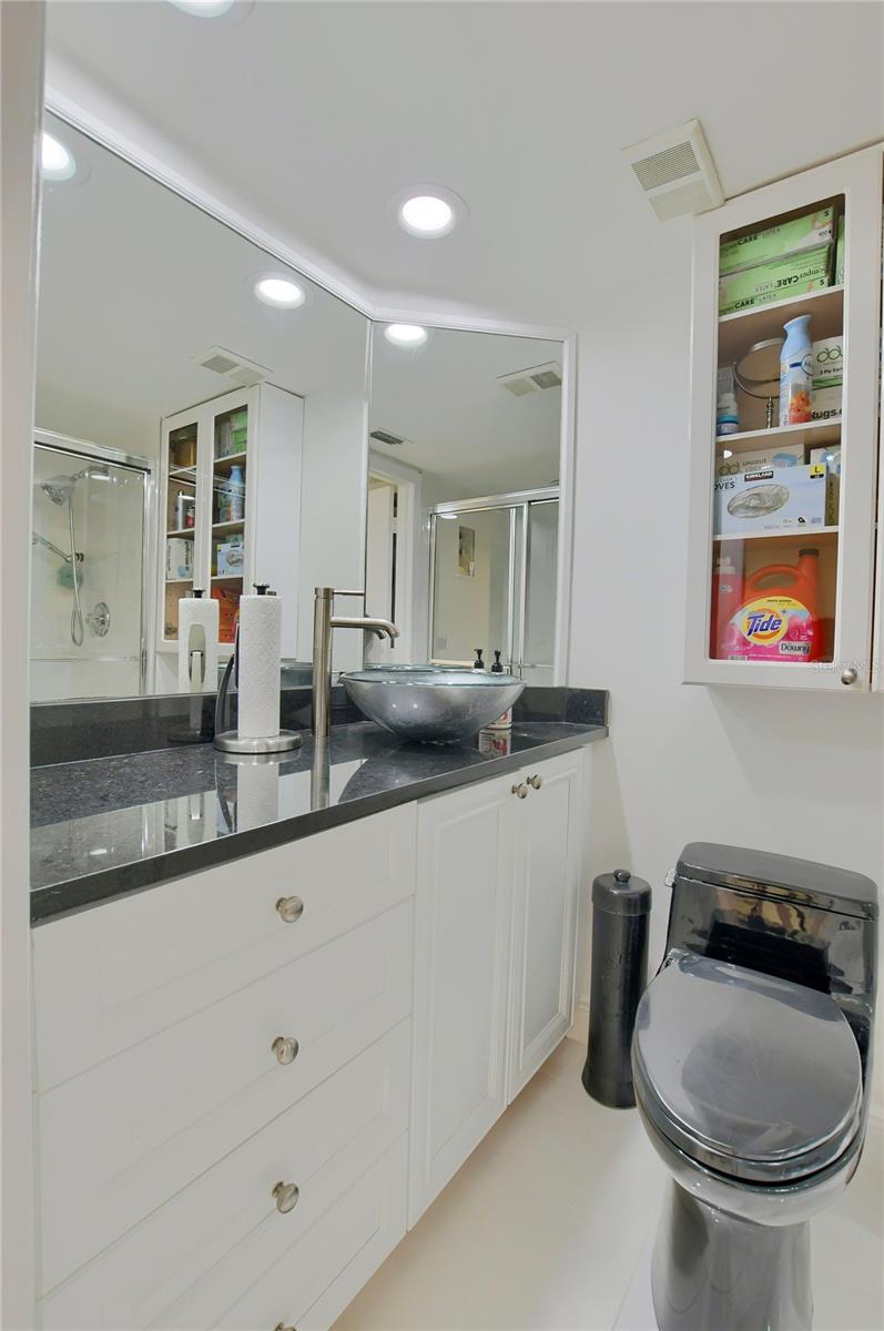 Image 15 of 27 For 7455 Glendevon Lane 202