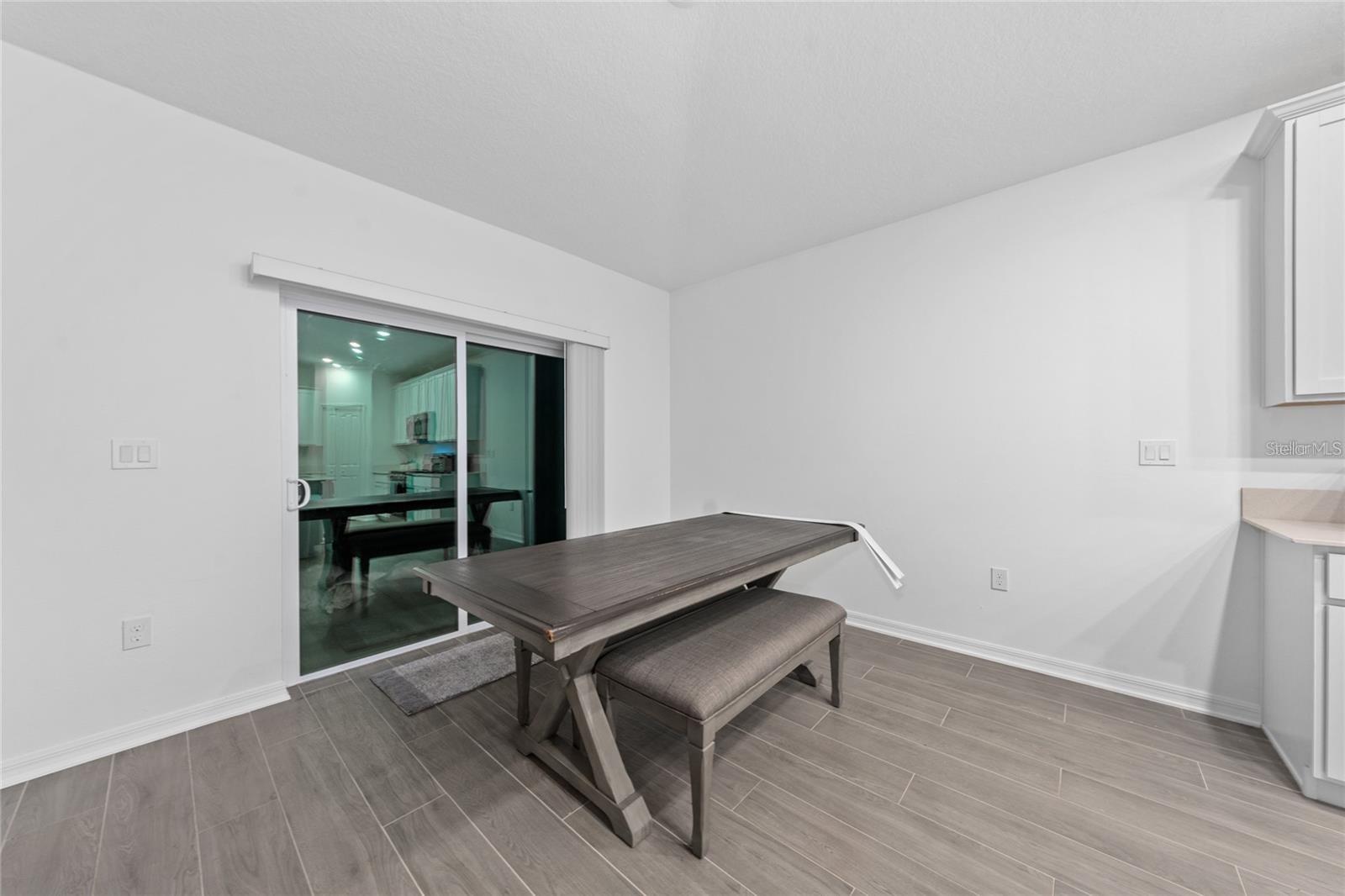 Image 5 of 19 For 3977 Willowbrook Drive