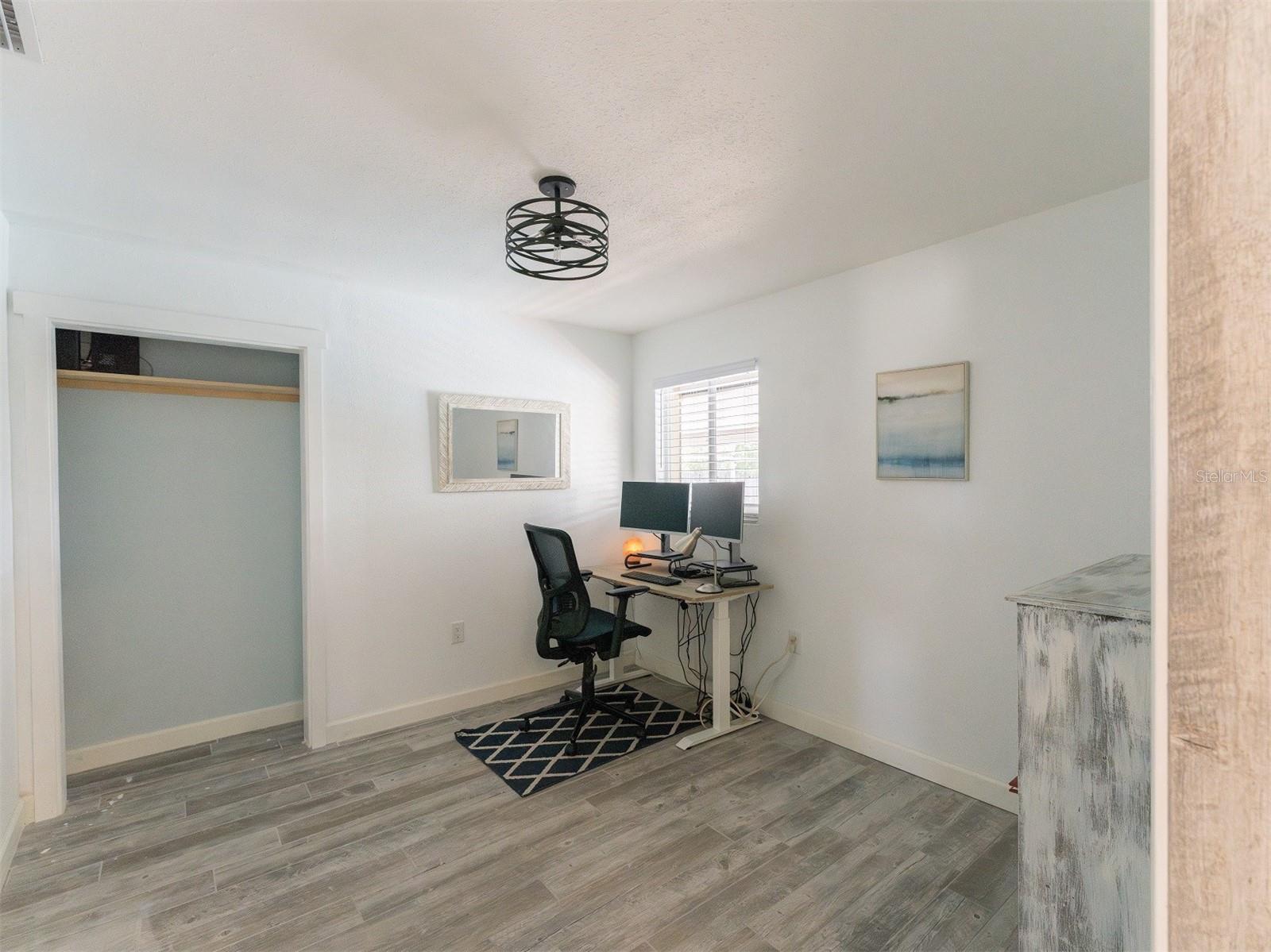 Image 14 of 21 For 1395 Floral Lane
