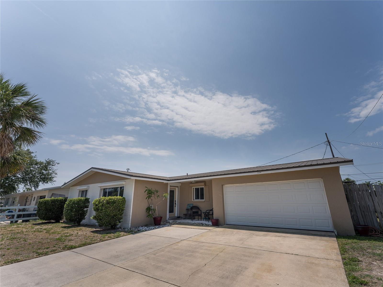 Image 2 of 21 For 1395 Floral Lane