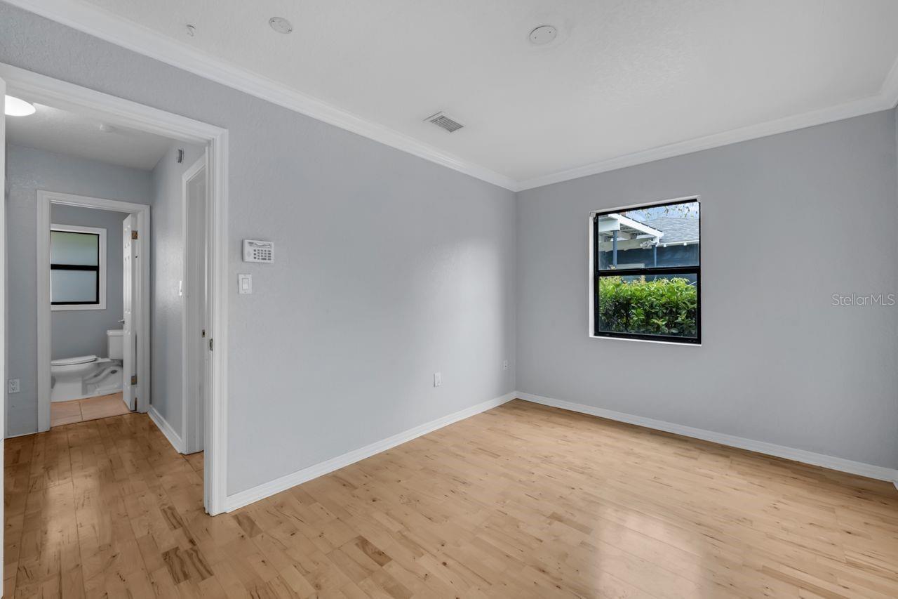 Image 11 of 41 For 1021 Forest Avenue