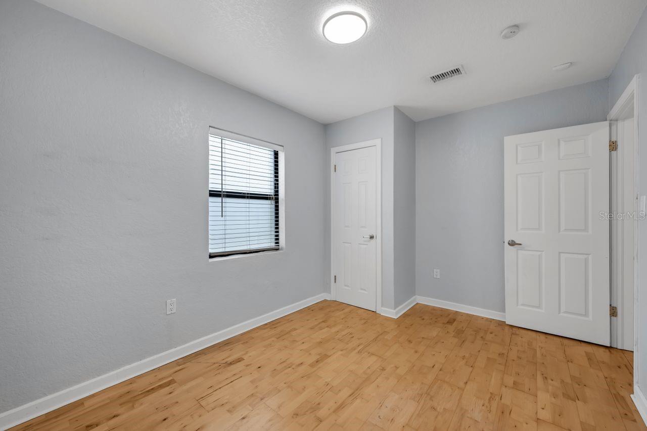Image 13 of 41 For 1021 Forest Avenue