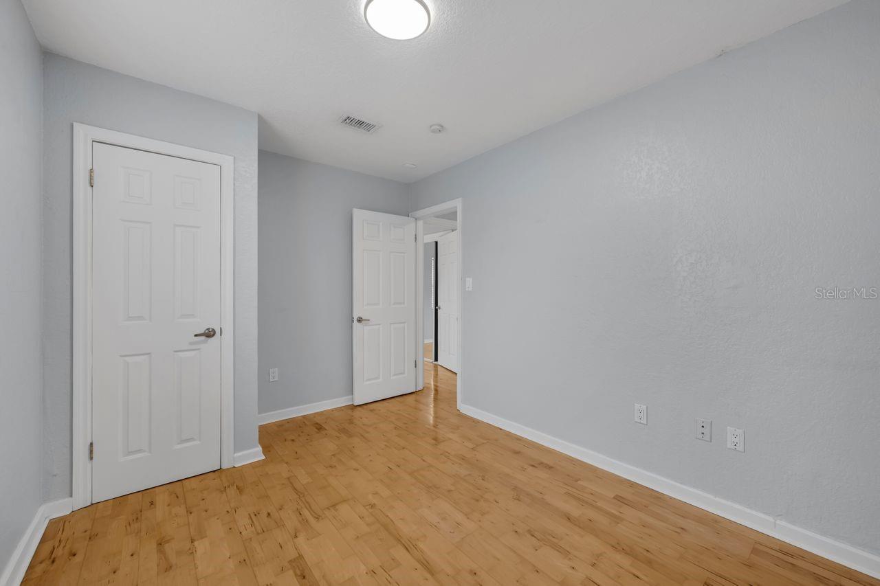 Image 14 of 41 For 1021 Forest Avenue