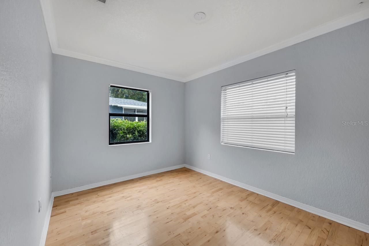 Image 18 of 41 For 1021 Forest Avenue