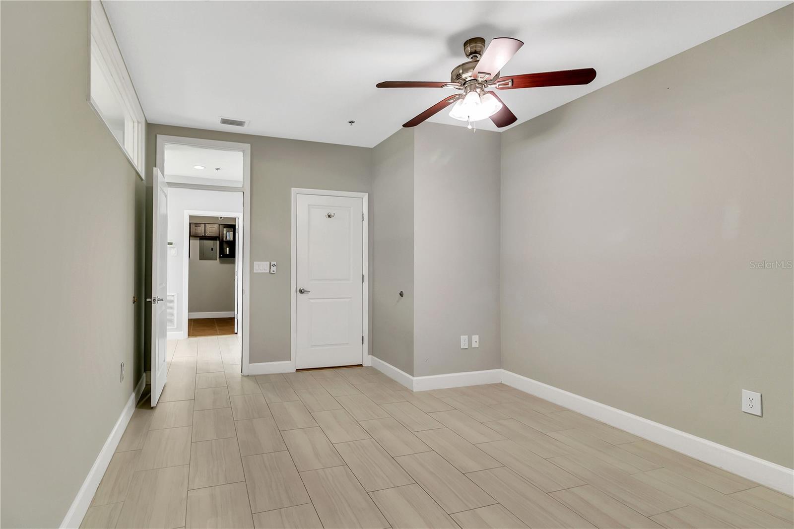 Image 20 of 33 For 151 Washington Street 5b