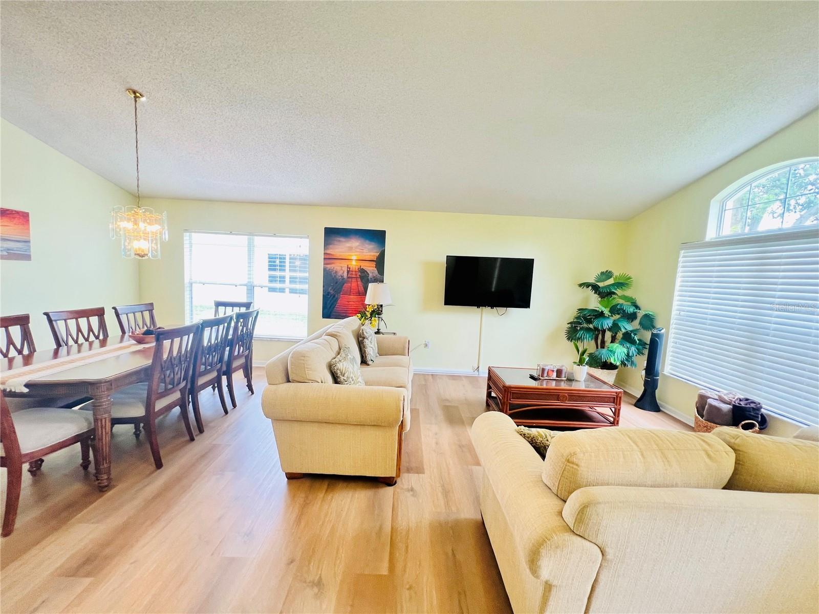 Image 4 of 39 For 318 Langham Drive
