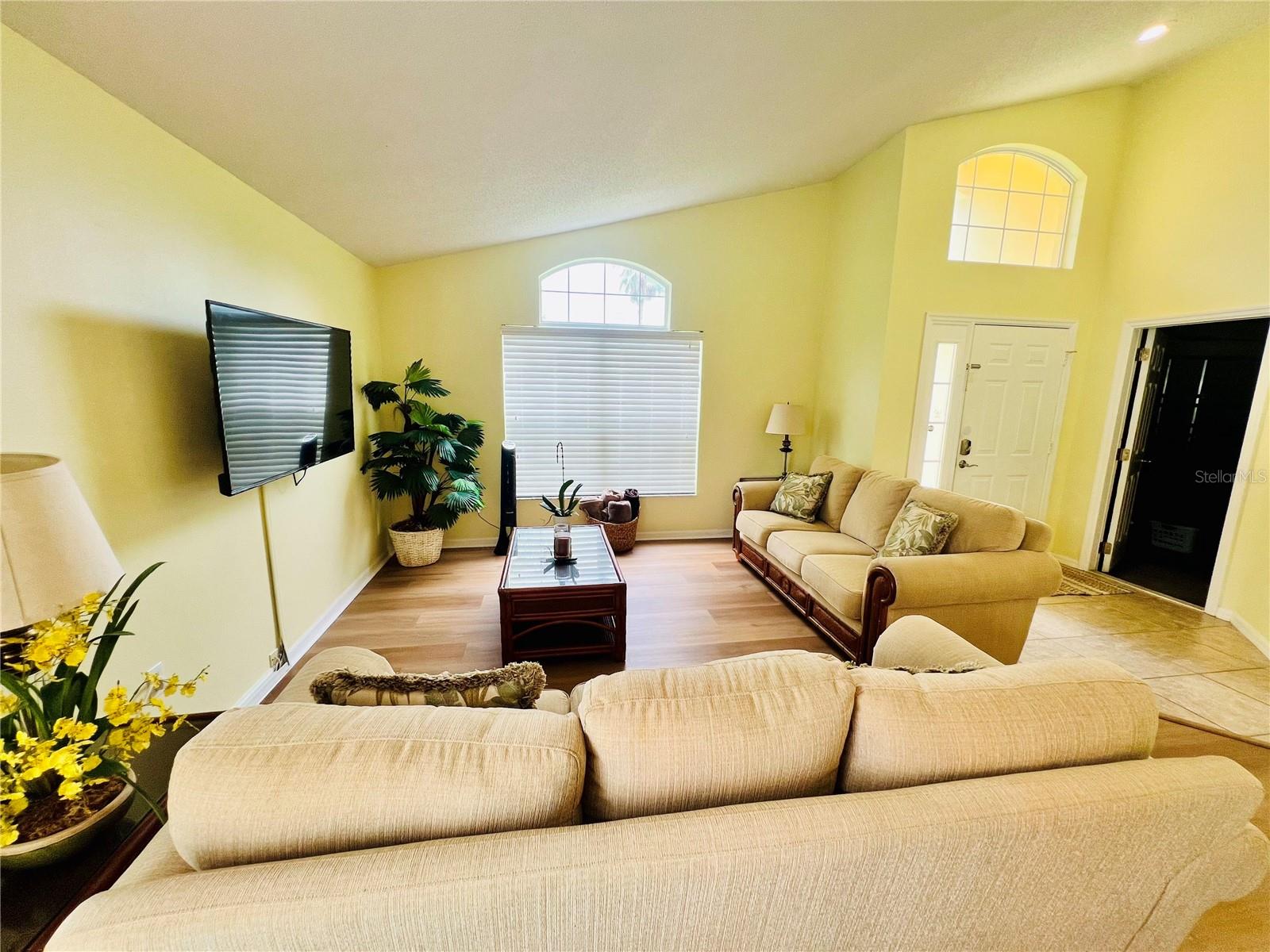 Image 6 of 39 For 318 Langham Drive