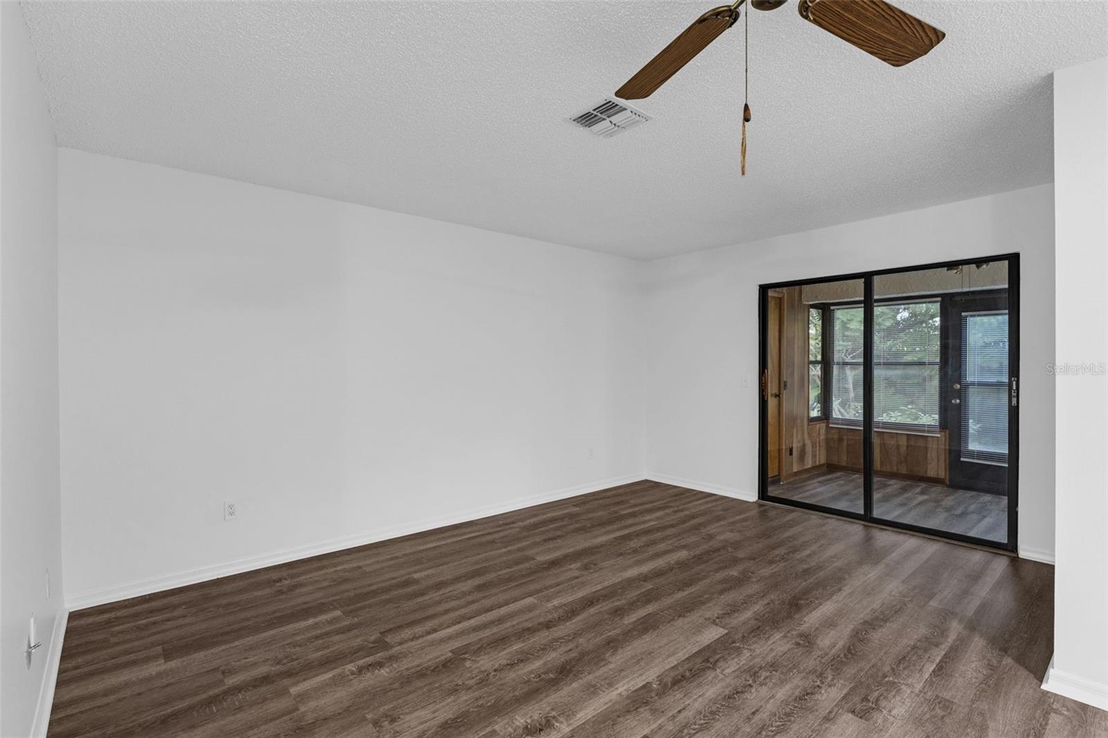 Image 5 of 20 For 101 Grand Plaza Drive A40
