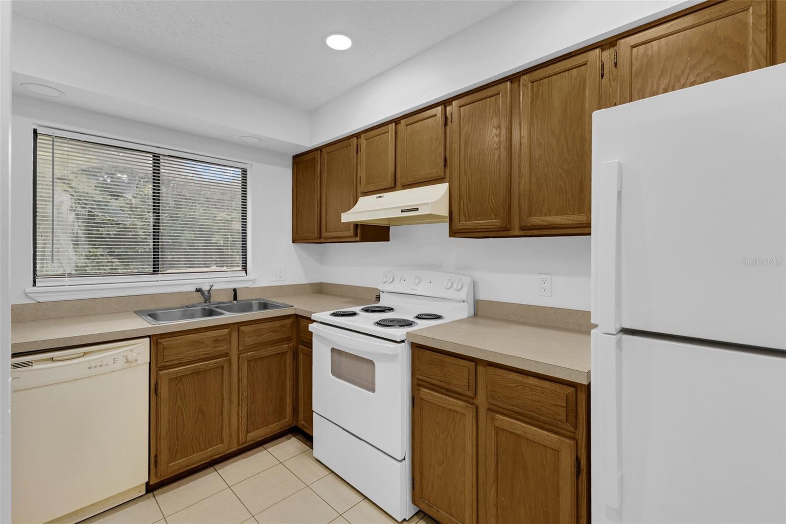 Image 7 of 20 For 101 Grand Plaza Drive A40