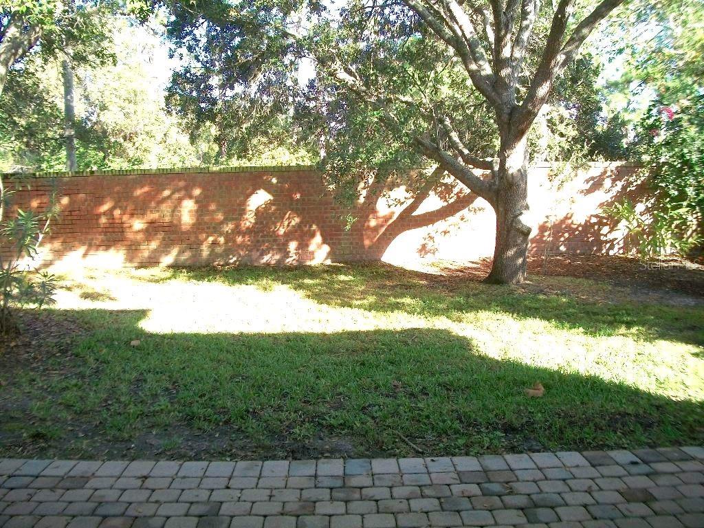 Image 30 of 33 For 1035 Lascala Drive