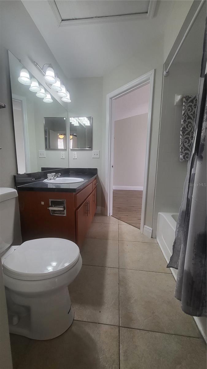 Image 38 of 46 For 445 Fountainhead Circle 262