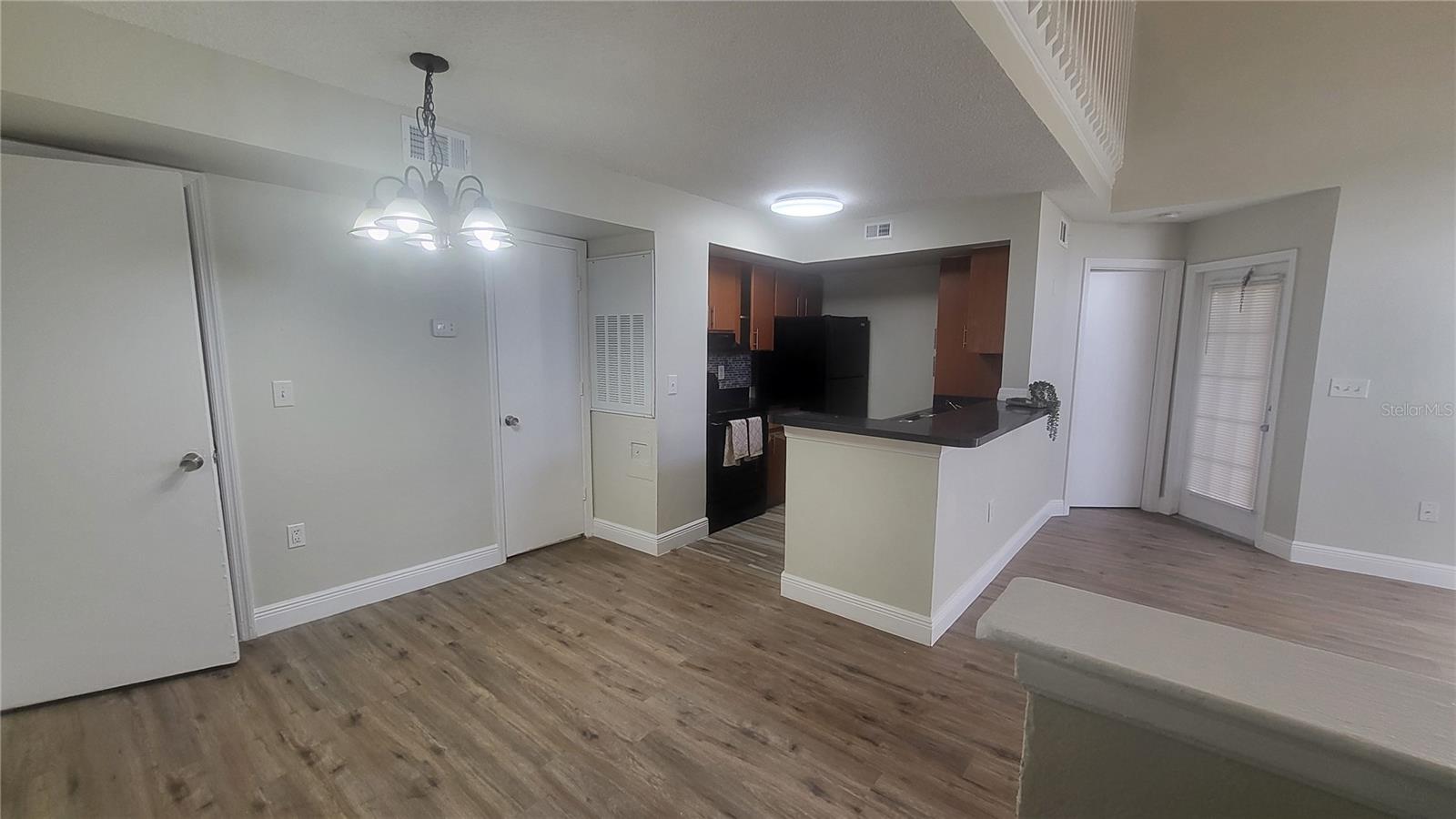 Image 6 of 46 For 445 Fountainhead Circle 262