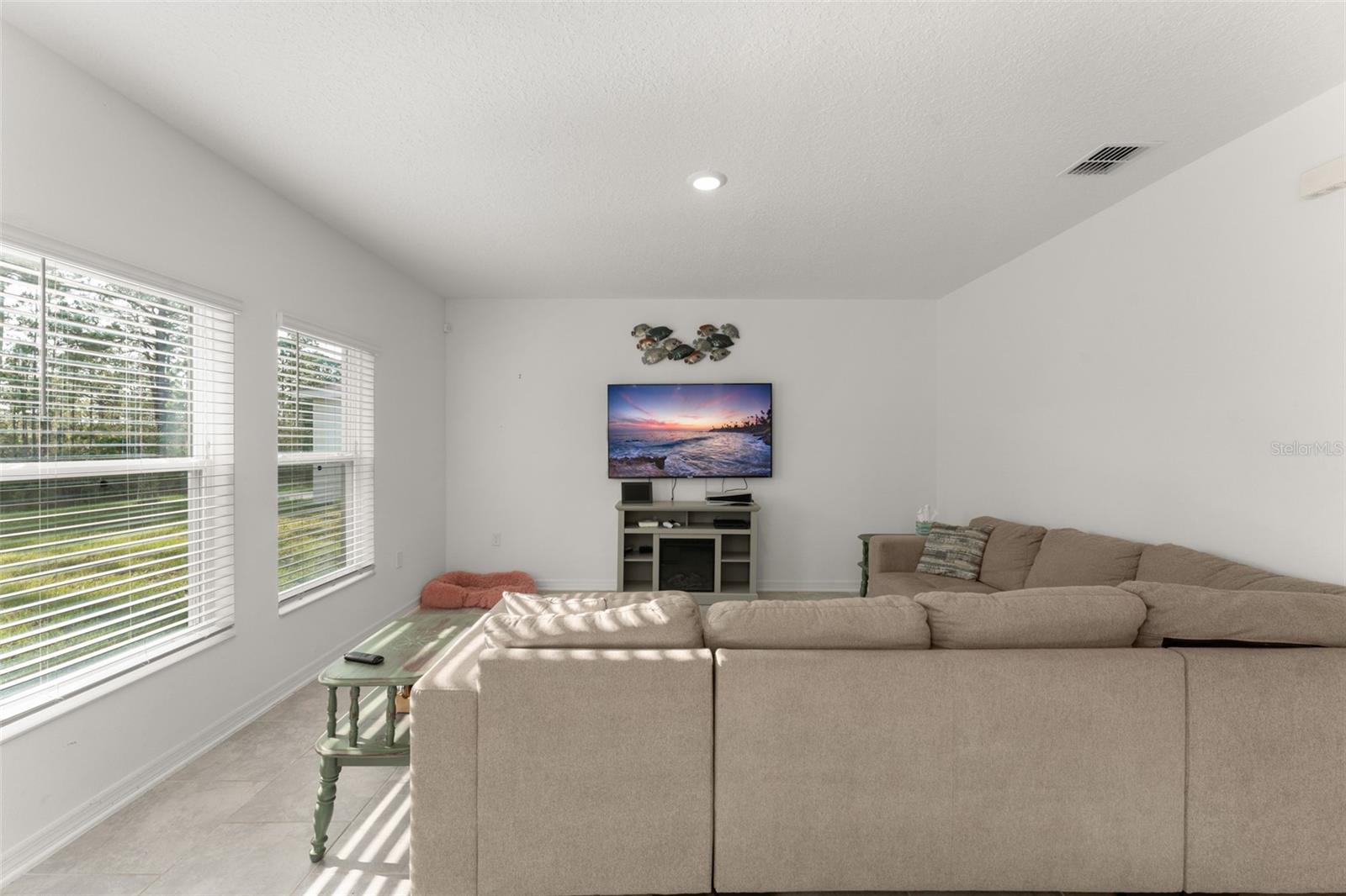 Image 10 of 39 For 3941 Willowbrook Drive