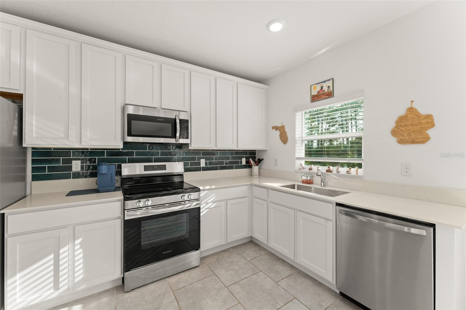 Image 17 of 39 For 3941 Willowbrook Drive