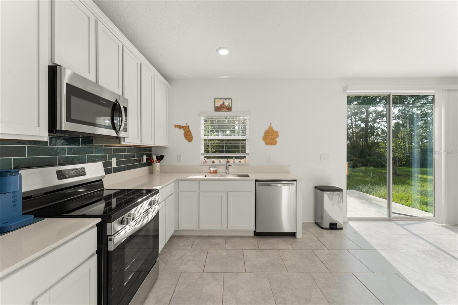 Image 18 of 39 For 3941 Willowbrook Drive