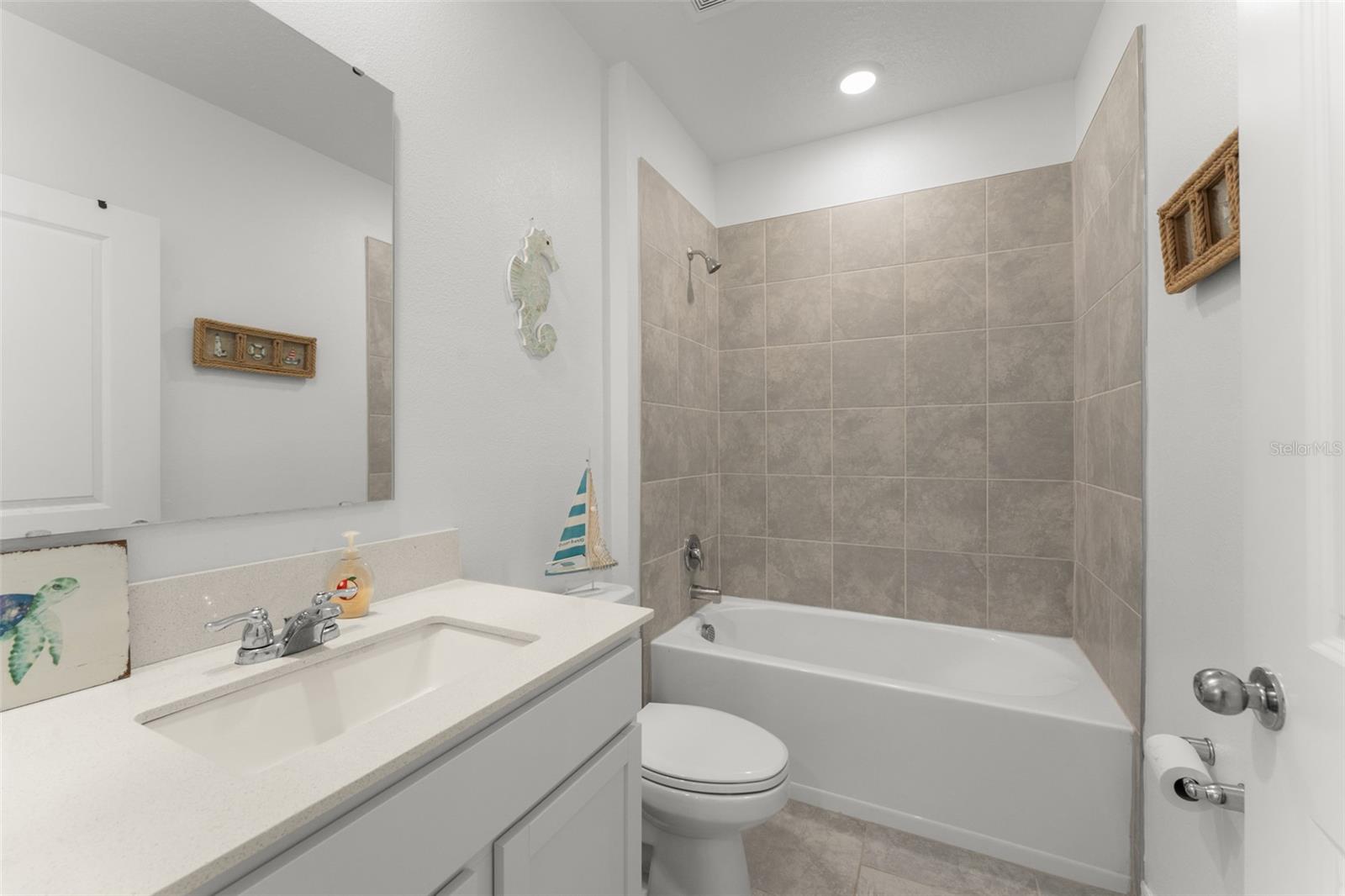 Image 7 of 39 For 3941 Willowbrook Drive