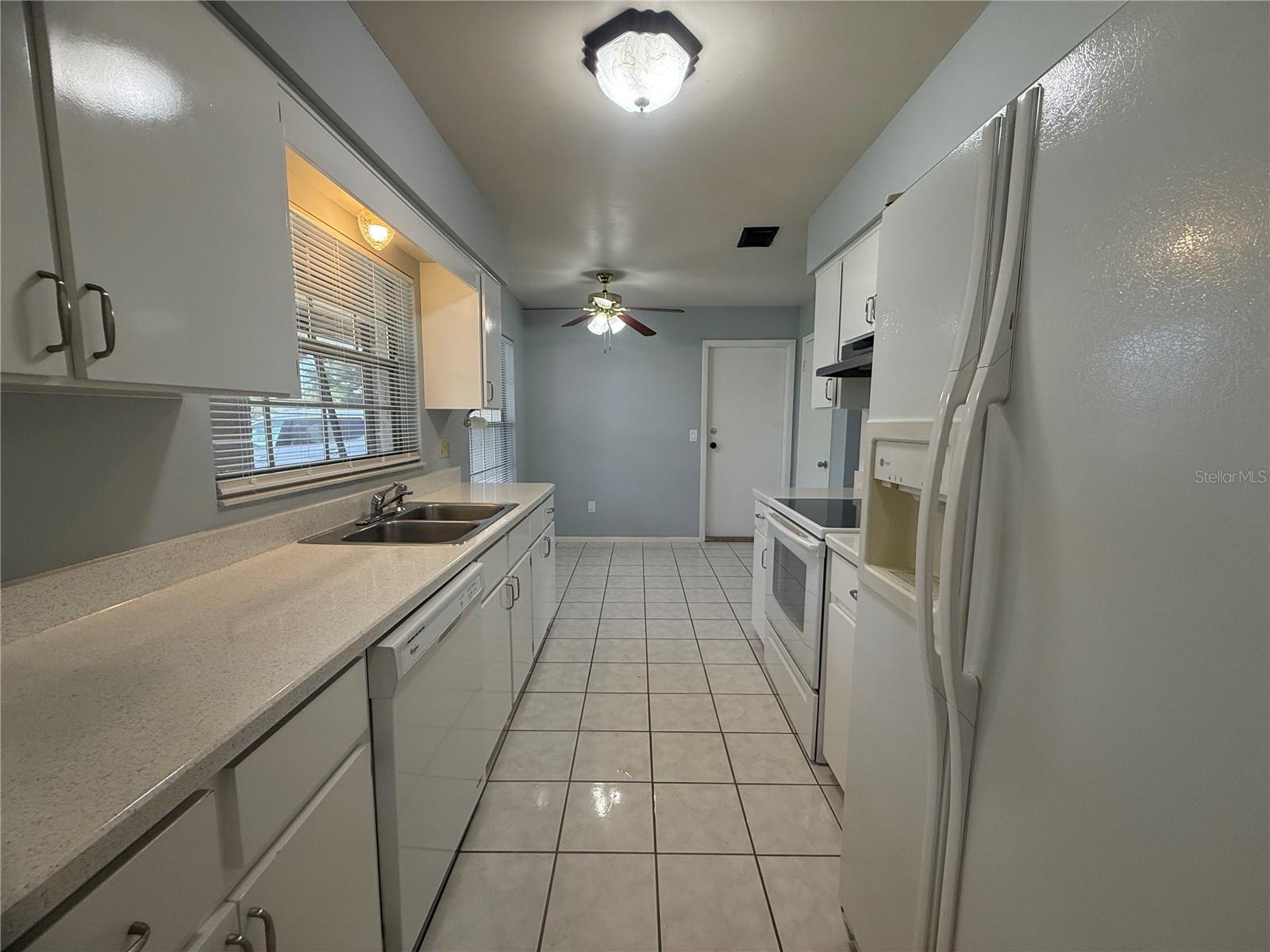 Image 4 of 22 For 12116 Medan Court