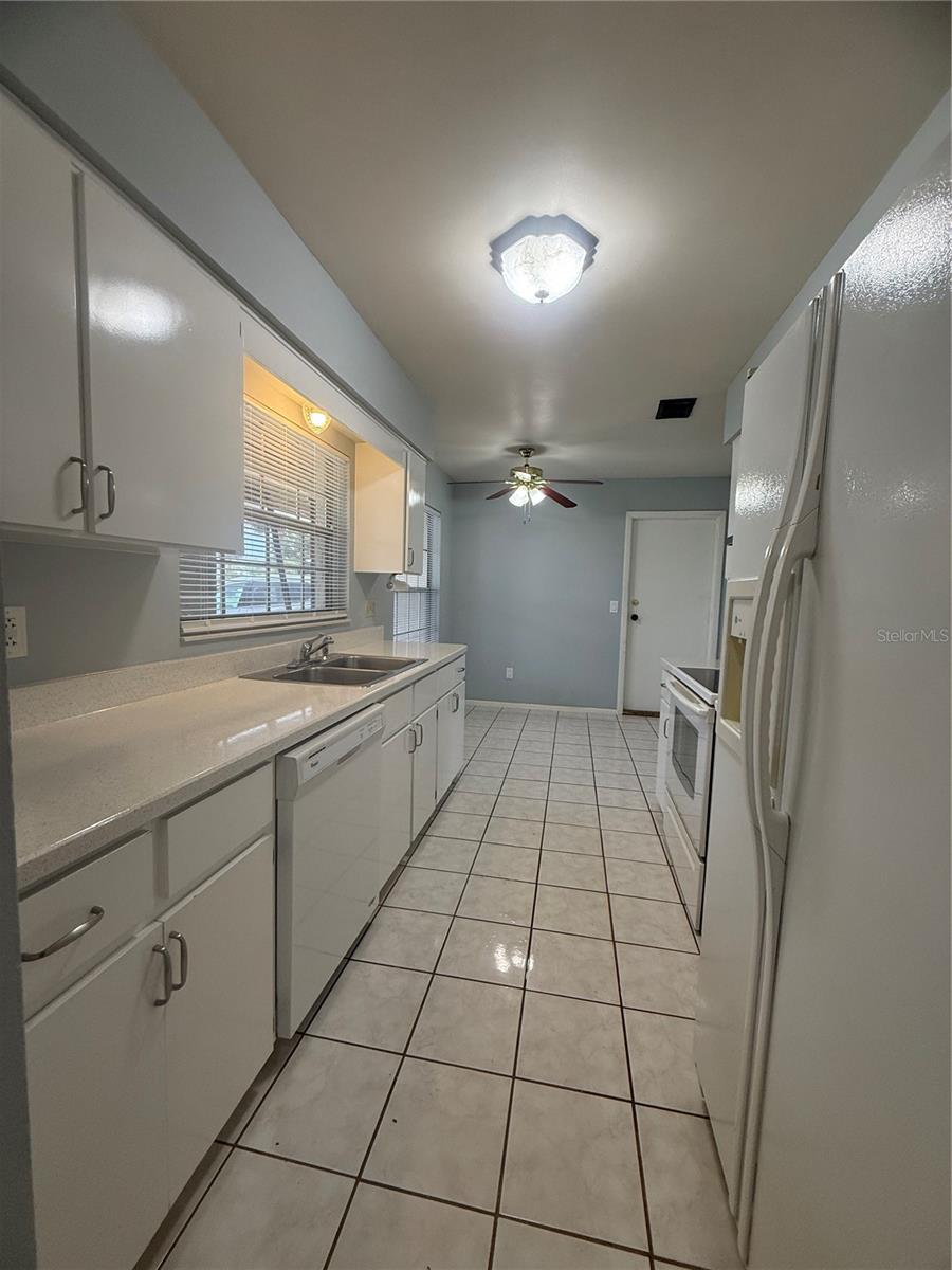 Image 5 of 22 For 12116 Medan Court